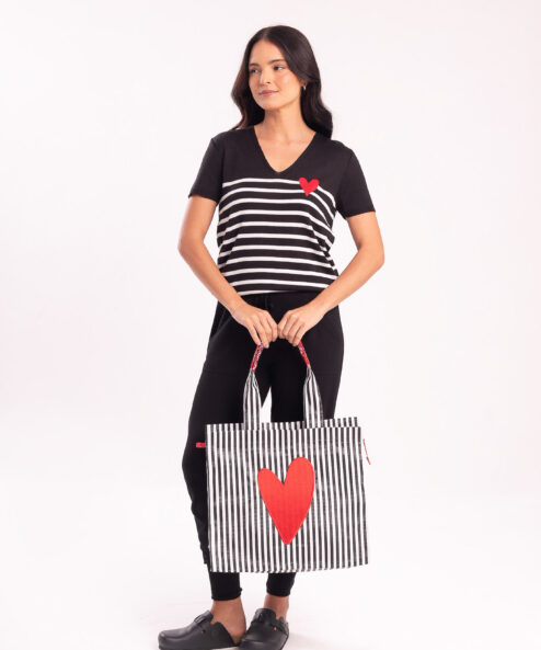 Blusa Tricot listra coração  Preta com Off